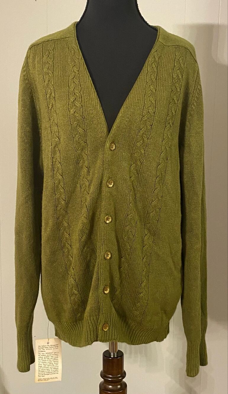 NOS NWT Vintage 1960s Donegal Estate Men’s M Olive Cable Knit Cardigan Academia